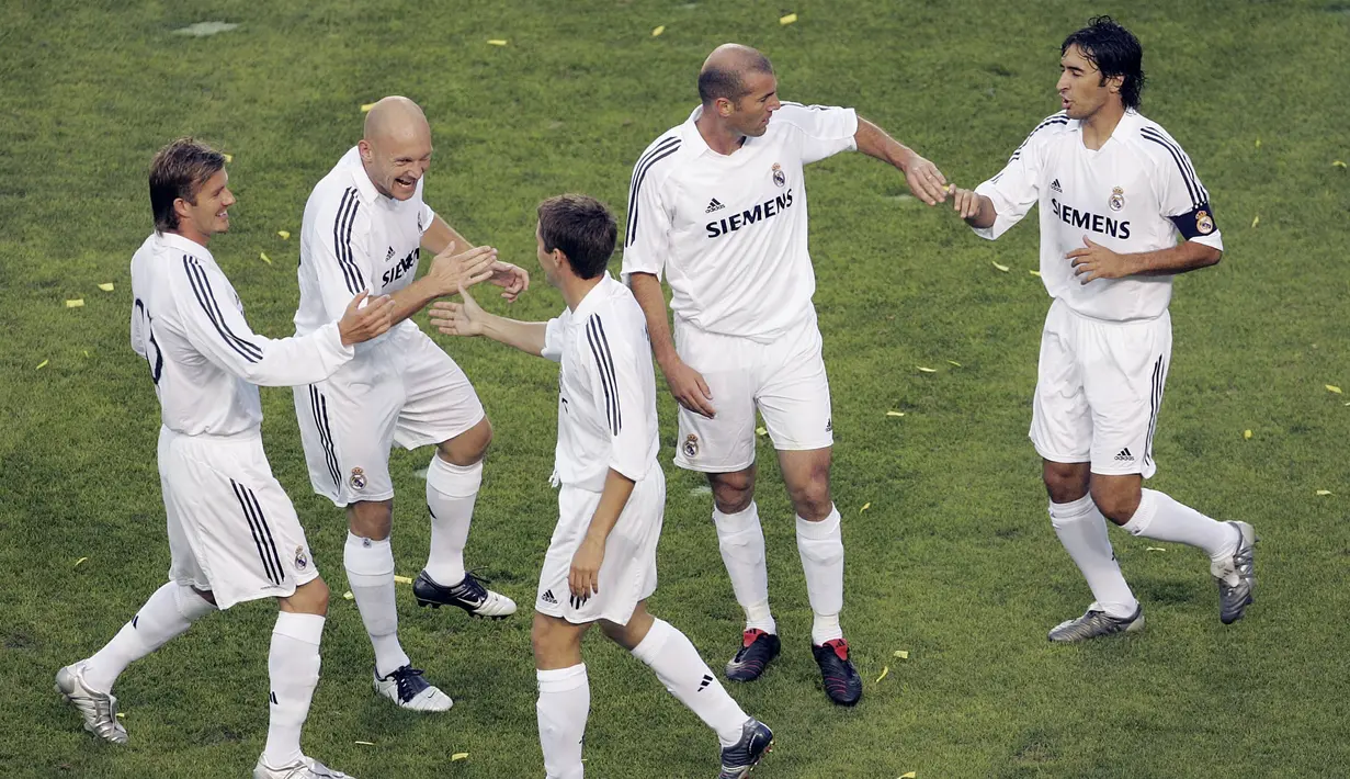 Kehadiran Beckham saat itu merupakan proyek Los Galaticos. Sebelum Beckham datang, Madrid sudah dihuni pemain-pemain top dunia seperti Luis Figo, Zinedine Zidane, Ronaldo, Raul Gonzalez. (AFP/Stephen Dunn)