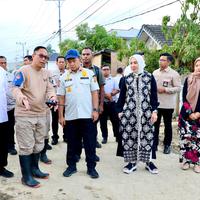 Mendagri Tito Fokus Pembersihan Lumpur di Permukiman Warga Aceh Tamiang