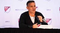 John Herdman dikenal sebagai arsitek tim yang mampu membangun fondasi kuat, meningkatkan mentalitas, serta membawa tim nasional bersaing di panggung dunia. Tampak dalam foto, John Herdman, pelatih kepala Toronto FC, berbicara pada konferensi pers selama acara hari media MLS di Miami Convention Center pada 11 Januari 2024 di Miami, Florida. (Rich Storry/GETTY IMAGES NORTH AMERICA/Getty Images via AFP)