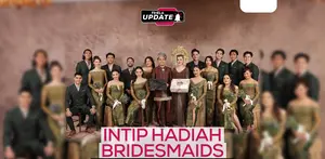 Hadiah mewah untuk bridesmaids kini menjadi bagian penting dalam pesta pernikahan selebriti tanah air. Yuk, intip pilihan souvenir berkelas dari Alyssa Daguise, Luna Maya, hingga Aaliyah Massaid!