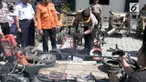 Sebanyak lima vespa modifikasi dihancurkan polisi lantaran dianggap membahayakan.