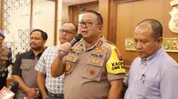 Kapolda Jawa Timur Irjen Luki Hermawan saat memberikan keterangan pers, Sabtu (7/9/2019). (Liputan6.com/Dian Kurniawan)