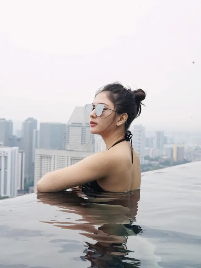 [Bintang] Bikin Panas Dingin, Ini 8 Pose Menggoda Artis Indonesia