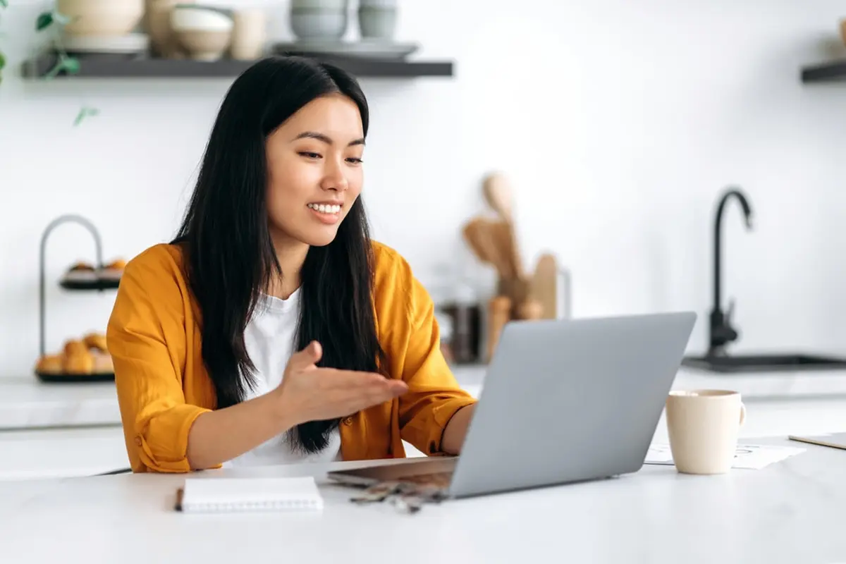 Bisnis Online.