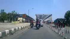Kondisi saat akan melintasi Jembatan Comal, Jawa Tengah, Jumat (1/8/14). (Liputan6.com/Irna Gustiawati)
