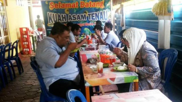 Warung Kuah Asam Tenau di Kupang, Jadi Rebutan Para Pejabat
