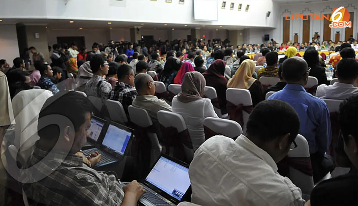 Rapat pleno yang ini diikuti anggota DPR, Bawaslu, parpol, pemantau pemilu, KPUD, dan lembaga-lembaga terkait Pemilu 2014 (Liputan6.com/Danu Baharuddin)  