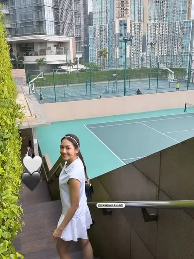 Lagi Hobi Main Tenis, Ini 7 Potret Menawan Ririn Dwi Ariyanti di Lapangan