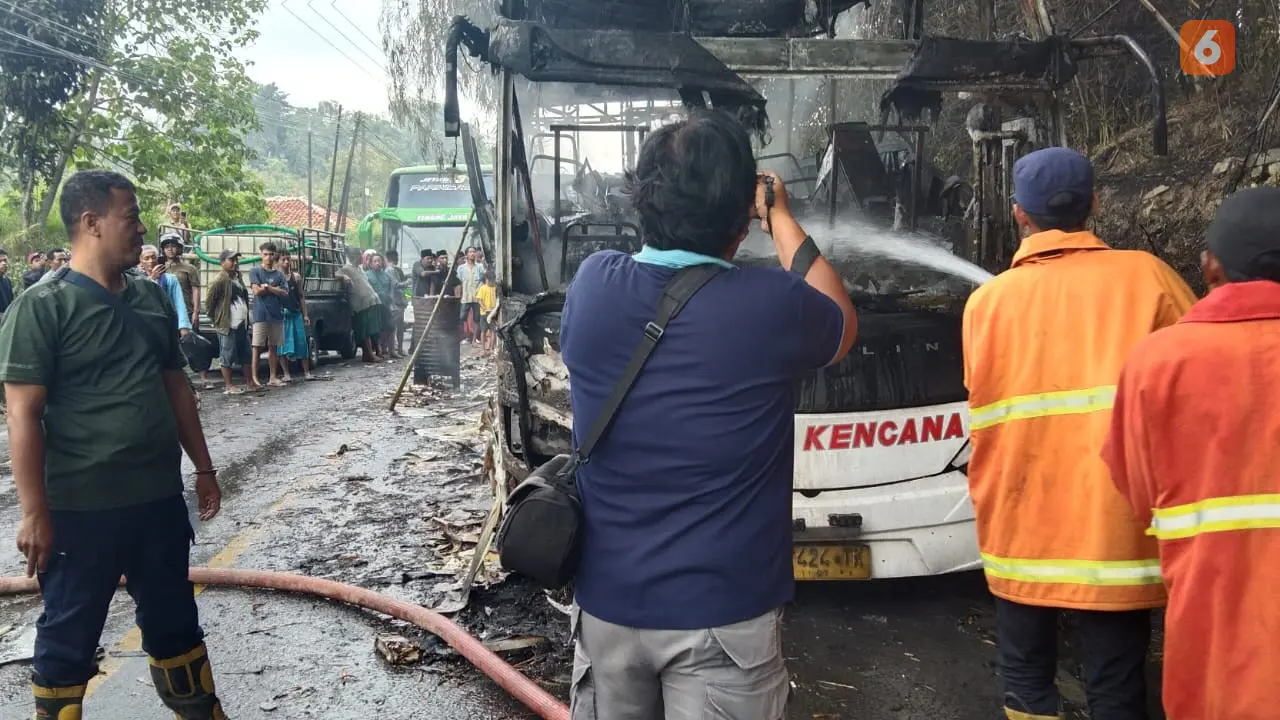 Bus Terbakar