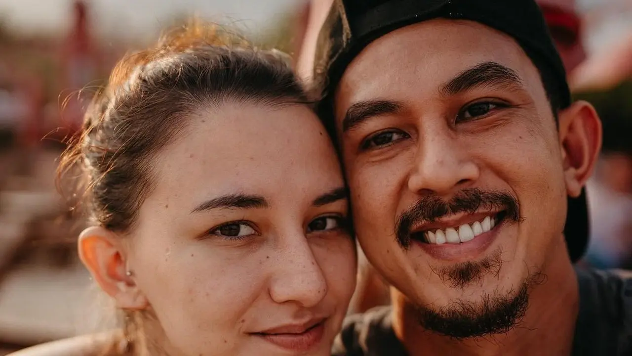 6 Artis Indonesia yang Menikah di Usia Sangat Muda, Banyak yang Masih Langgeng hingga Sekarang