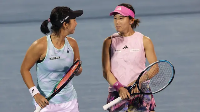Foto: Bikin Bangga Indonesia! Aldila Sutjiadi Sabet Gelar Juara Turnamen WTA 250 di Auckland