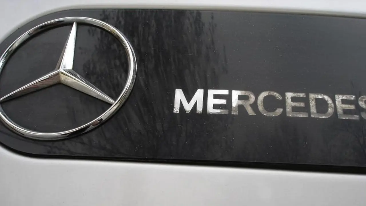 Logo Mercedes-Benz