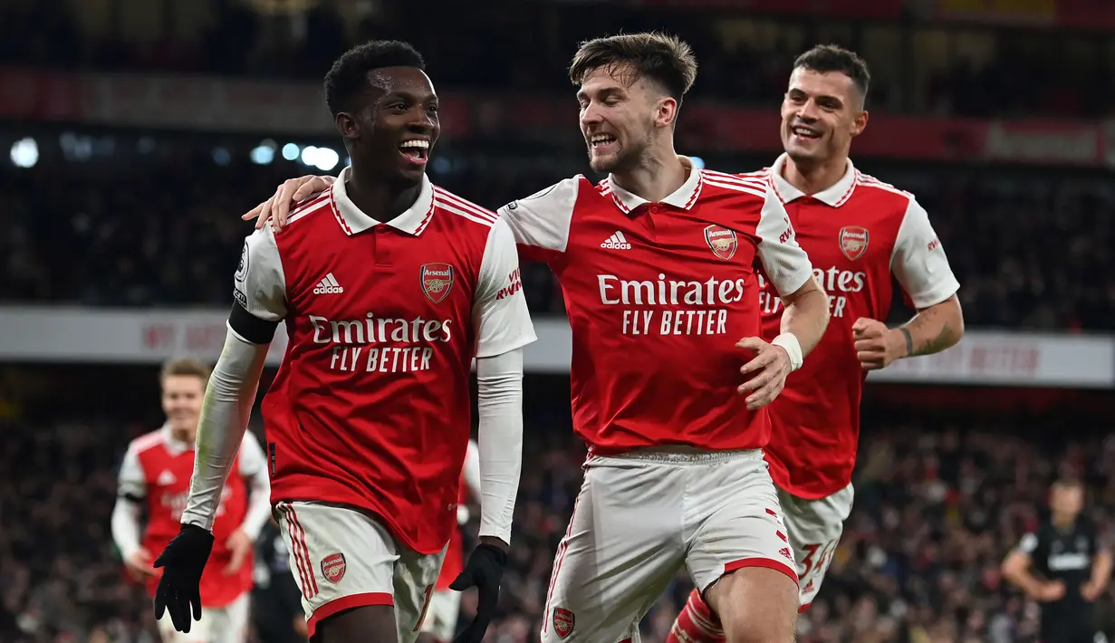 Persaingan Liga Inggris musim 2022/2023 semakin seru. Arsenal menjadi kandidat kuat untuk keluar sebagai juara. Capaian tersebut tak lepas dari penampilan Arsenal yang cukup konsisten, termasuk di kandang. Berikut ini 5 klub berlabel jago kandang di Liga Inggris musim ini. (AFP/Glyn Kirk)