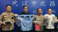 Polisi melakukan penggerebekan markas penipuan online berkedok &ldquo;Kepolisian Cabang Distrik Wuchang" yang berlokasi di Lebak Bulus (Istimewa)