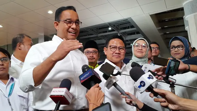 Pasangan capres-cawapres nomor urut satu, Anies Baswedan-Muhaimin Iskandar usai debat cawapres di Jakarta Convention Center (JCC), Senayan, Jakarta Pusat, Minggu malam (21/1/2024). (Liputan6.com/Winda Nelfira)