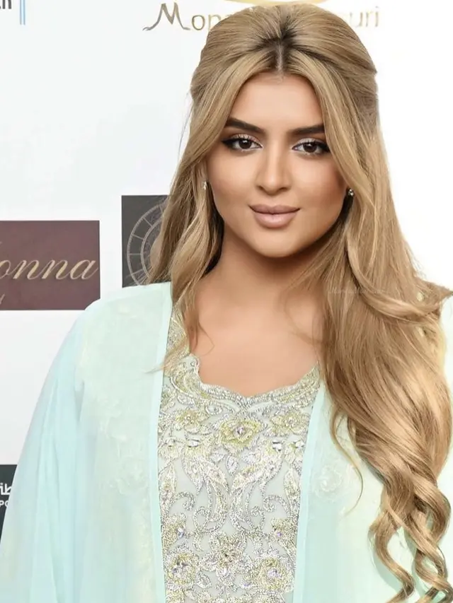 Pesona Putri Dubai yang Baru Menikah di Usia 29 Tahun, credit: @hhshmahra