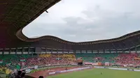 Stadion Patriot tak penuh saat Persija melawan 757 Kepri Jaya pada 32 besar Piala Indonesia 2018, Rabu (23/1/2019). (KLY Sports/Fitri Apriani)