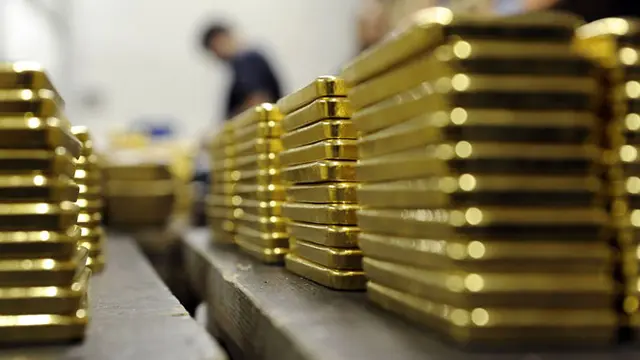 Harga Emas Anjlok Usai Cetak Rekor Termahal Sepanjang Sejarah