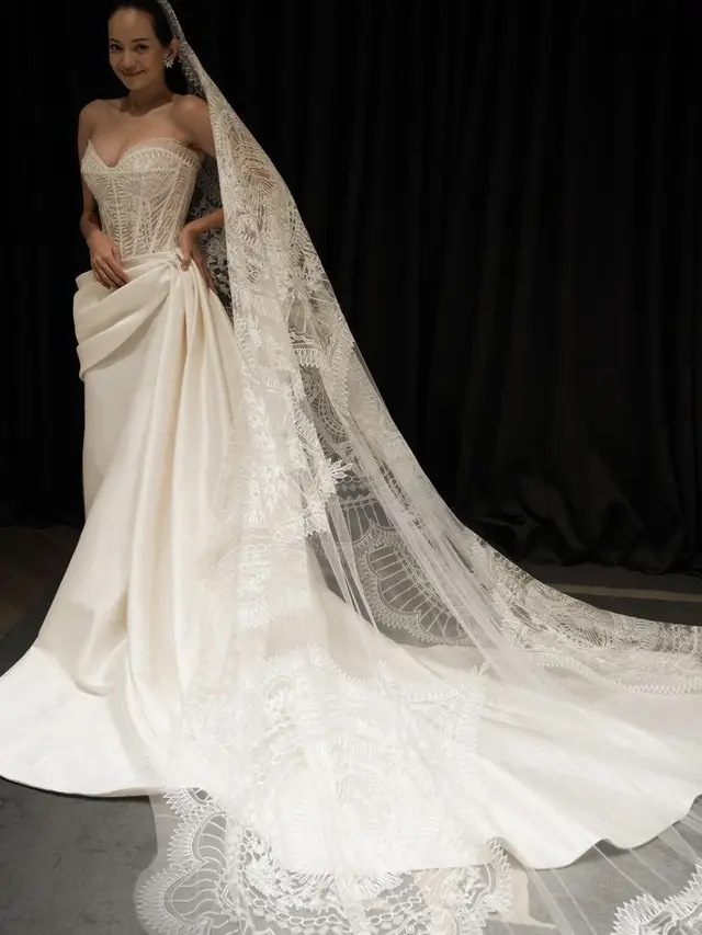 Enzy Storia saat Resepsi Pernikahan di Bali, credit: (@enzystoria)