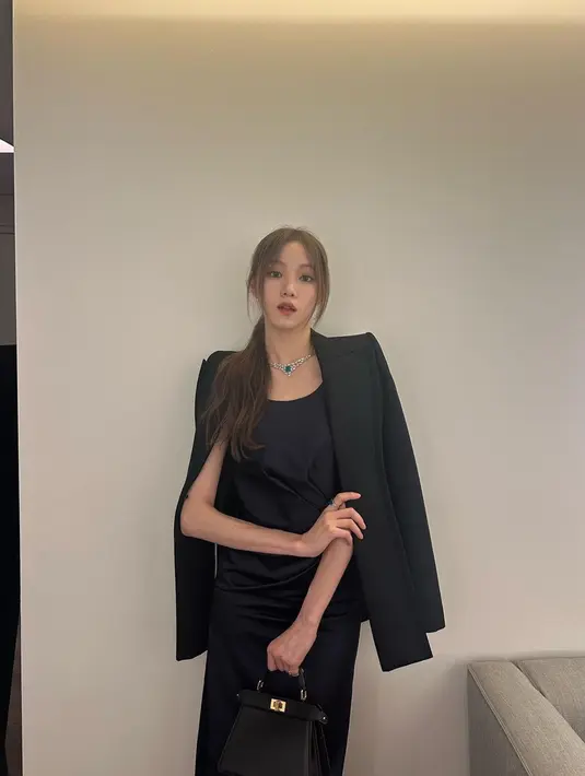 Pasalnya, Sung Kyung juga cukup dikenal memiliki suara yang merdu serta terbilang pandai saat menari. Dirinya kerap menampilkan cover dance saat menjalani fan meeting. (Liputan6.com/IG/@heybiblee)