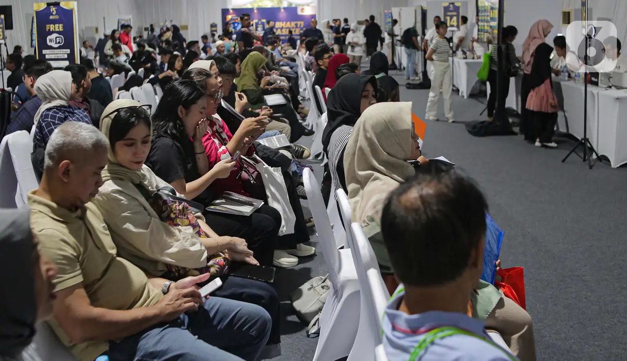 Menyambut hari jadinya yang ke-75 pada 26 Januari 2025, Direktorat Jenderal Imigrasi membuka layanan paspor saat gelaran Festival Imigrasi. (Liputan6.com/Angga Yuniar)