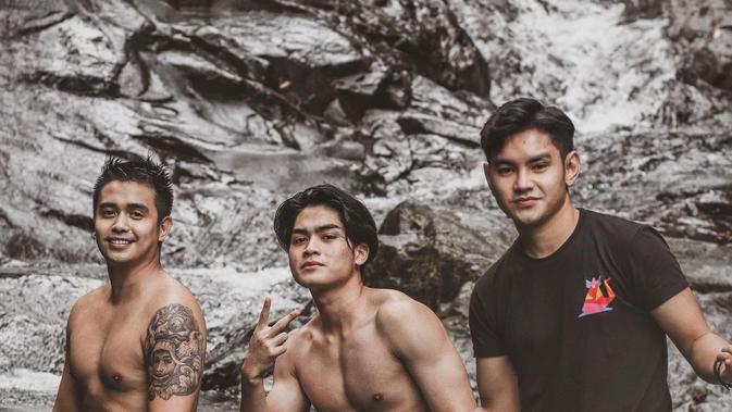 Temu Kangen, Ini 6 Momen Liburan Ajun Perwira, Aditya Suryo, dan
