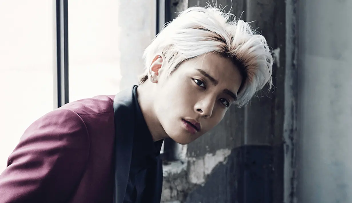 Sebelumnya Jonghyun mengirimkan pesan pada kakaknya yang isinya mirip dengan lirik lagu tersebut. (foto: koreaboo.com)