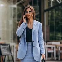 ilustrasi perempuan karir/photo created by senivpetro - www.freepik.com