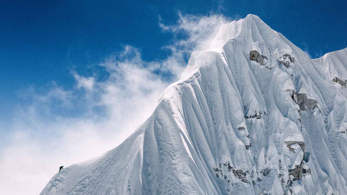Jarang Dijamah, Dua Pendaki Prancis Jadi yang Pertama Gapai Puncak Jannu East
