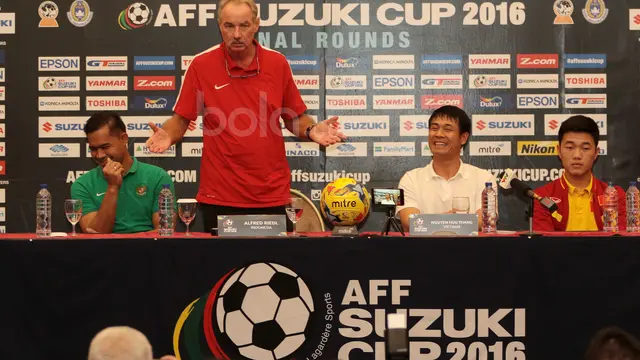 Alfred Riedl