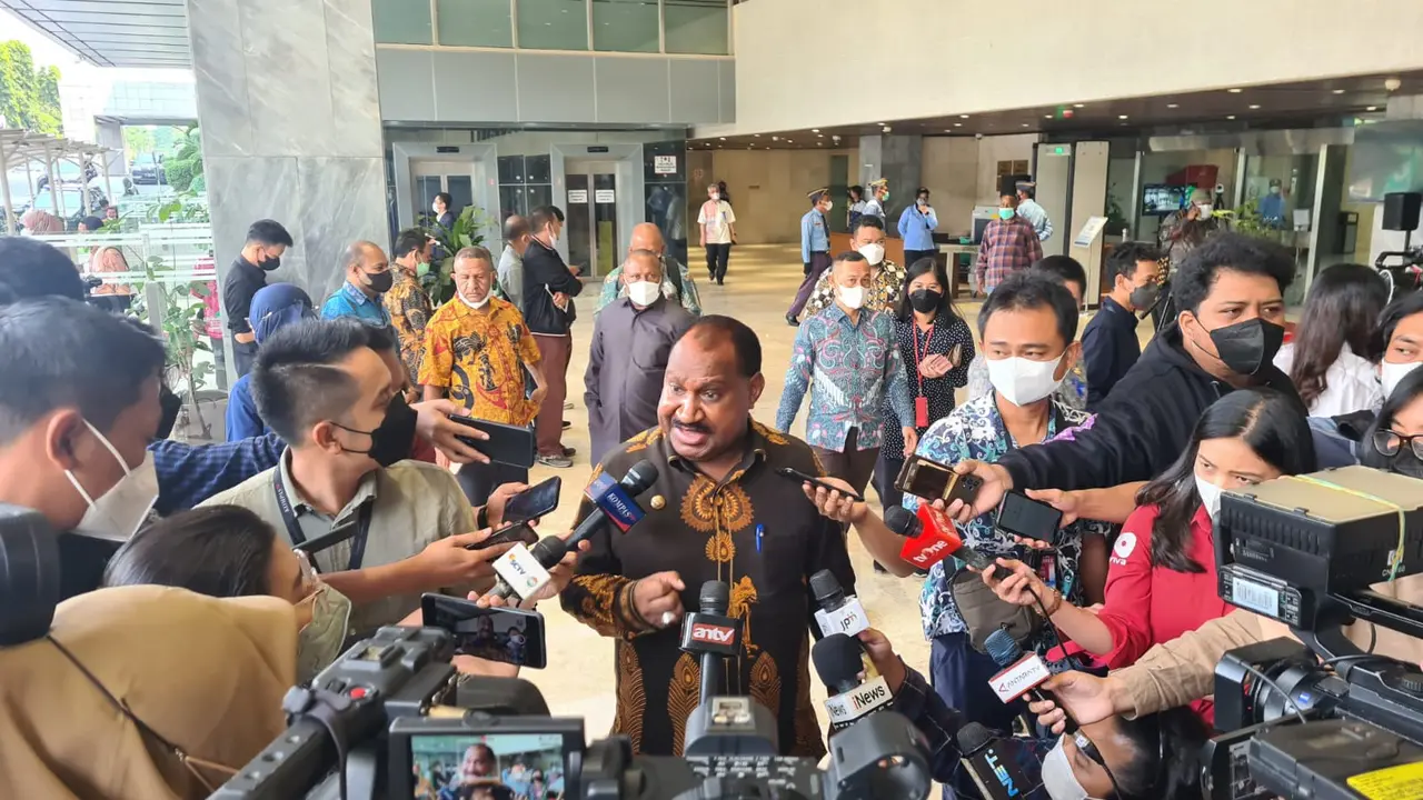 Bupati Puncak, Willem Wandik menyampaikan apresiasi atas disahkannya tiga RUU tentang pembentukan daerah baru (DOB) (Istimewa)