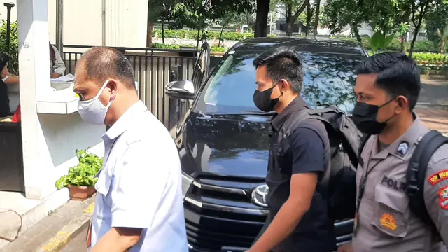 Bharada RE atau Richard Eliezer (dua dari kiri) penuhi panggilan Komnas HAM
