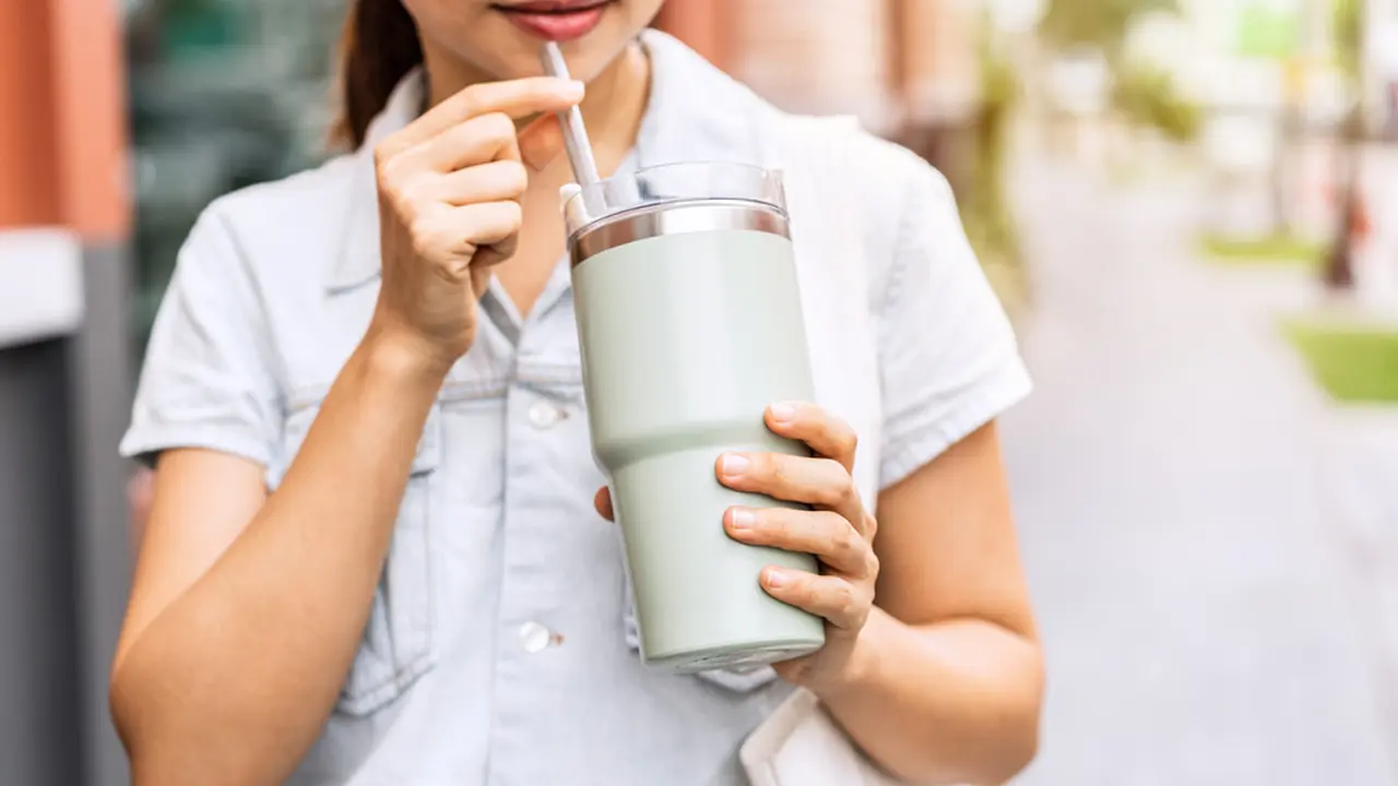 Tips Membersihkan Tumbler Agar Bersih Menyeluruh