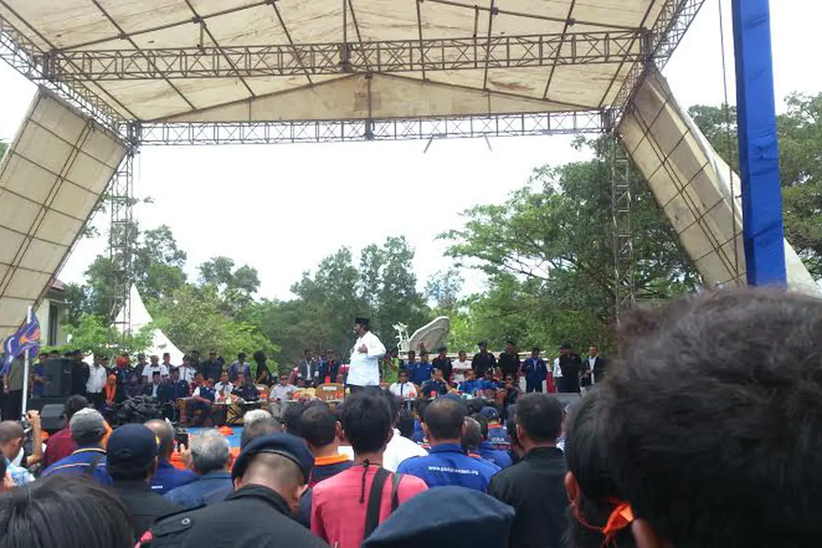 Ditemani Pendiri Partai Nasional Aceh, Surya Paloh Berkampanye