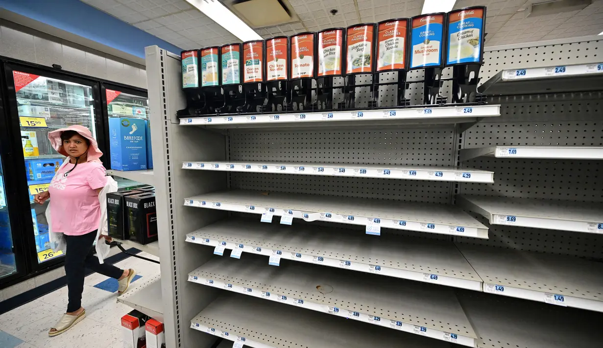 Jaringan farmasi asal Amerika Serkat (AS) Rite Aid Corp. dilaporkan mengajukan permohonan pailit atau bangkrut ke pengadilan pada Minggu, 15 Oktober 2023. (Frederic J. BROWN / AFP)