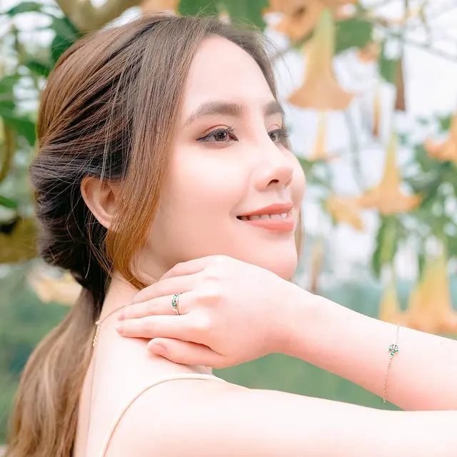 8 Inspirasi Gaya Rambut Agatha Chelsea yang Terlihat Anggun dan Berkelas