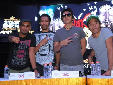Grup musik Slank saat menghadiri konferensi pers di Colosseum Club, Jakarta, Kamis (19/3/2015). Slank menjadi grup musik yang akan meramaikan ulang tahun acara Stage Empire (Liputan6.com/Faisal R Syam)