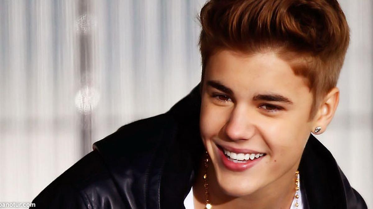 Meludahi Orang Lain, Kebiasaan Baru Justin Bieber? - ShowBiz Liputan6.com