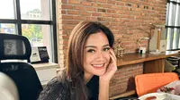 5 Gaya Andi Annisa Iasyah Pakai Baju Hitam, Kombinasi Casual dan Sporty yang Memukau