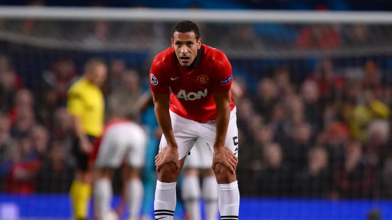 Bek Senior MU Pertimbangkan Gantung Sepatu