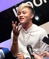 Dalam bermusik, Rizky Febian semakin menunjukkan eksistensi dan mencapai prestasinya. Single terbaru pun kembali dirilis oleh penyanyi yang akrab disapa Iki ini dengan judul ‘Cukup Tahu’. (Deki Prayoga/Bintang.com)