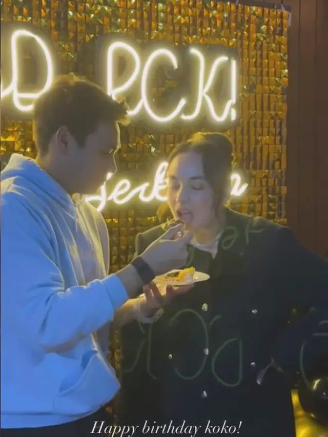 7 Momen Ulang Tahun Suami Chelsea Islan ke 31, Kuenya Unik