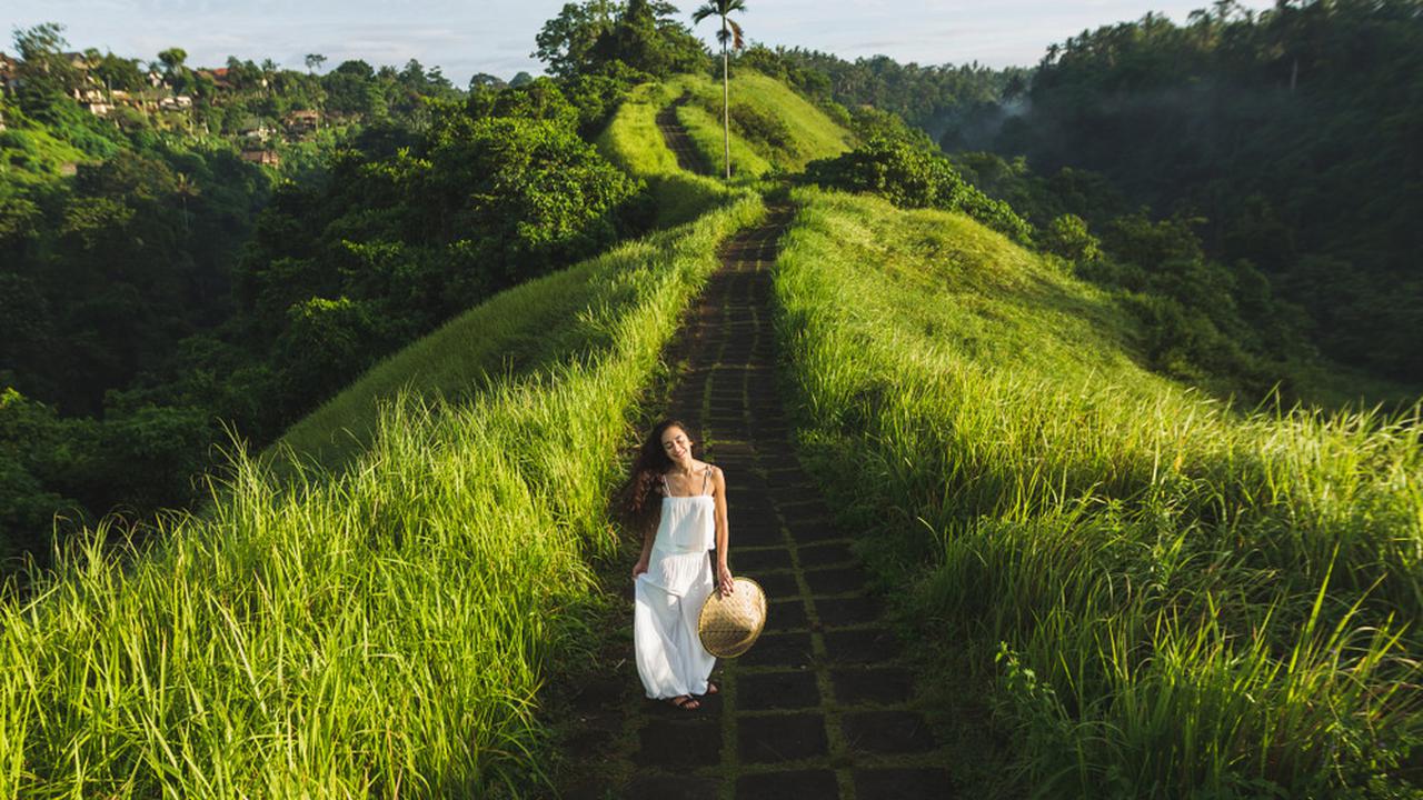 Wanita Sedang Liburan.