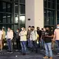 Imigrasi mendeportasi WN India dari Bandara Soekarno-Hatta. (Liputan6.com/Pramita Tristiawati)