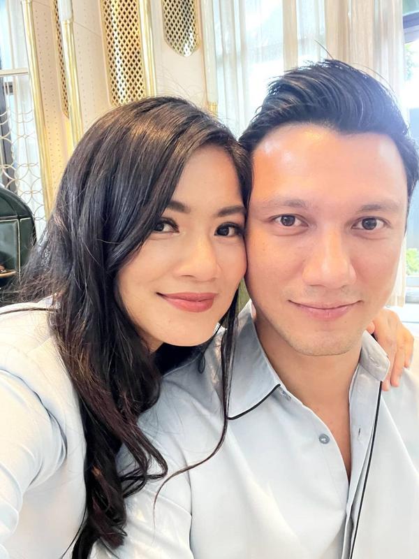 Momen Perayaan Ulang Tahun Christian Sugiono yang Ke-40. (Sumber: Instagram/csugiono dan Instagram/titi_kamall)