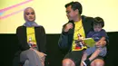 "Yang jelas sih shock karena kita dari awal gak nyangka bakal antusias kayak gini. Karena ya akhirnya kita apa ya aku juga nonton merinding yang kita alami pas sekolah dan dijadikan visual," kata Ayudia. (Nurwahyunan/Bintang.com)