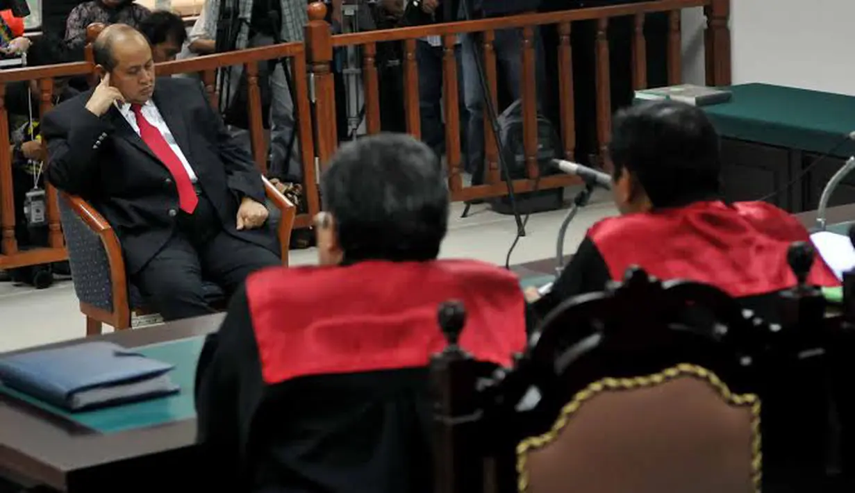 Permintaan Emir dikarenakan Jaksa Penuntut Umum (JPU) tidak dapat menghadirkan dua saksi kunci dalam persidangan (Liputan6.com/Johan Tallo)