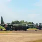 Hercules C-130 dengan tile number A-1321 batal terbang mengangkut 8 jenazah korban kecelakaan Hercules A-1310 tipe yang sama karena ada percikan api. (Liputan6.com/Richo Pramono)