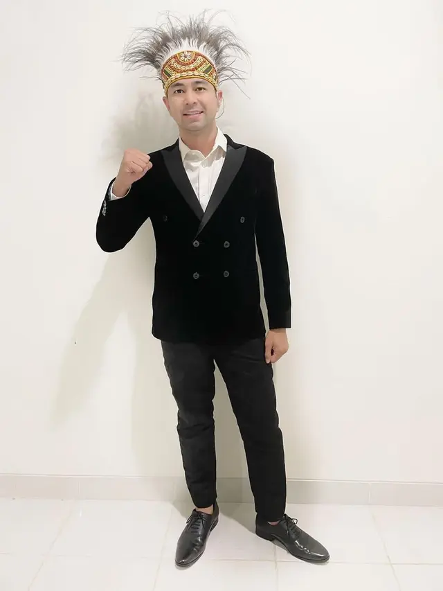 Bersama Pengisi Acara, Ini 7 Potret Raffi Ahmad di Pembukaan PON XX Papua