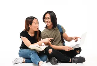 Panduan singkat bagi orangtua untuk menciptakan lingkungan yang aman dan suportif. (Foto: drobotdean/Freepik)